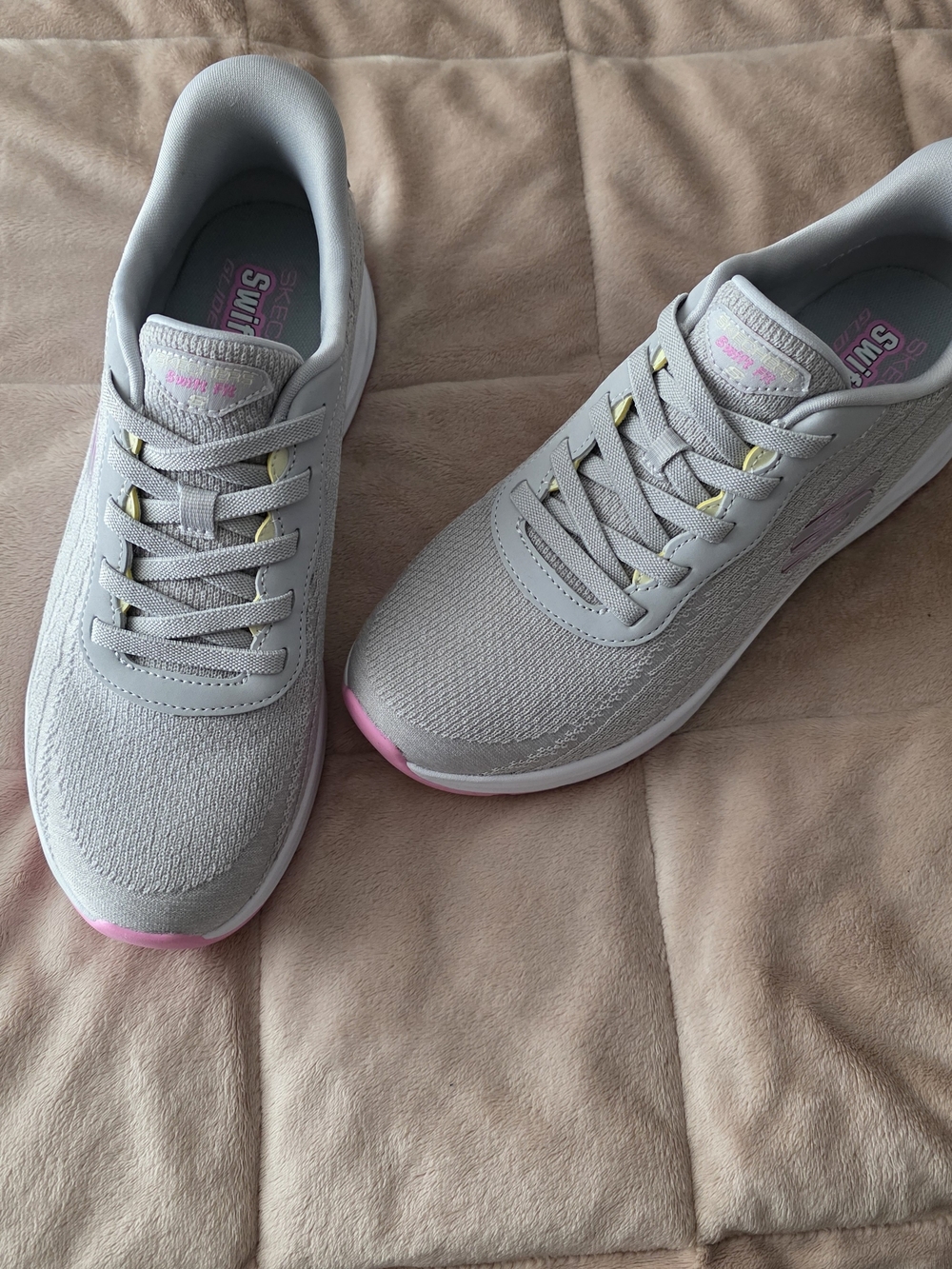 Skechers Women's Swift Fit Gray Slip-On Shoe